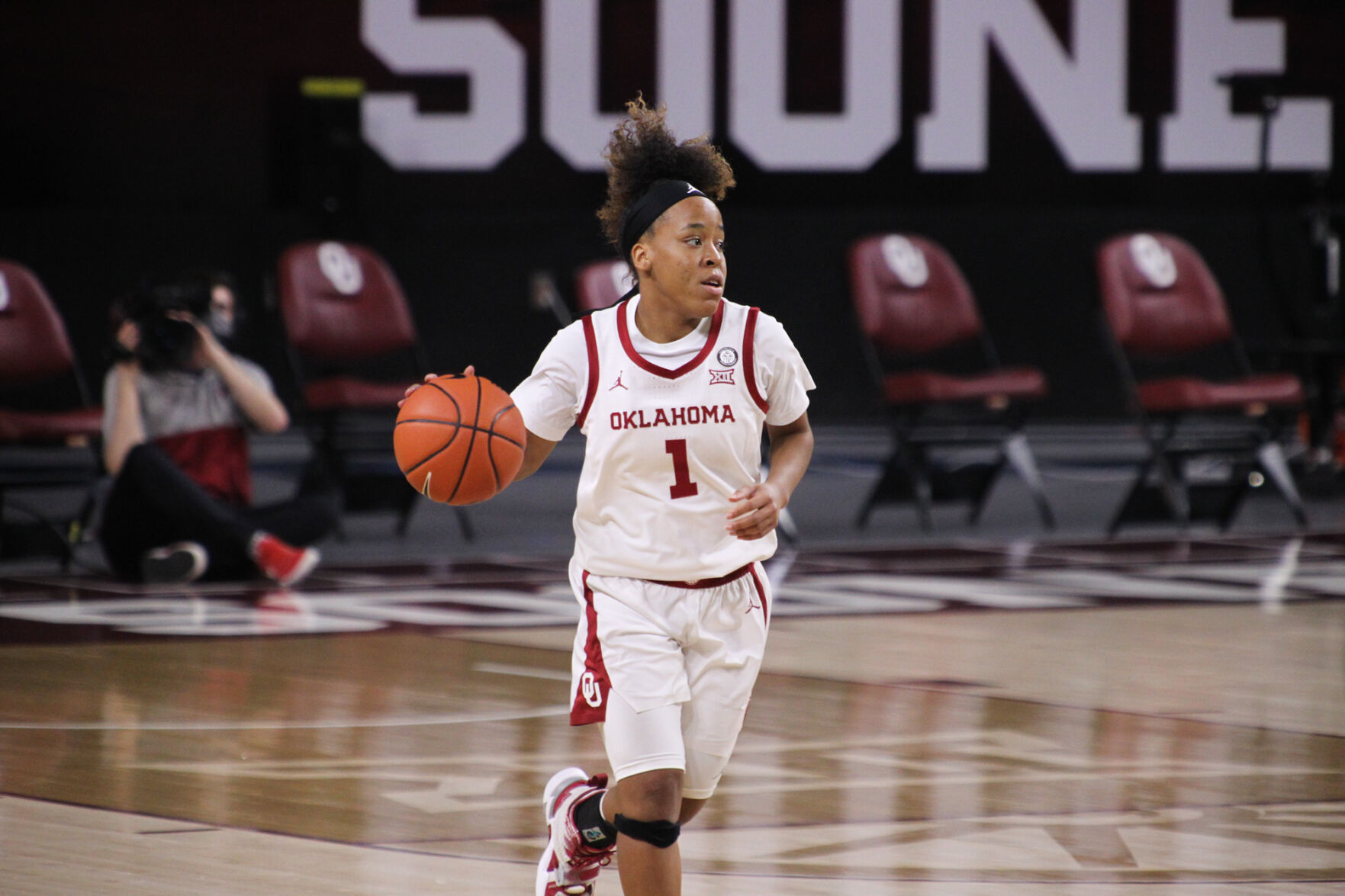 Freshman Guard Navaeh Tot